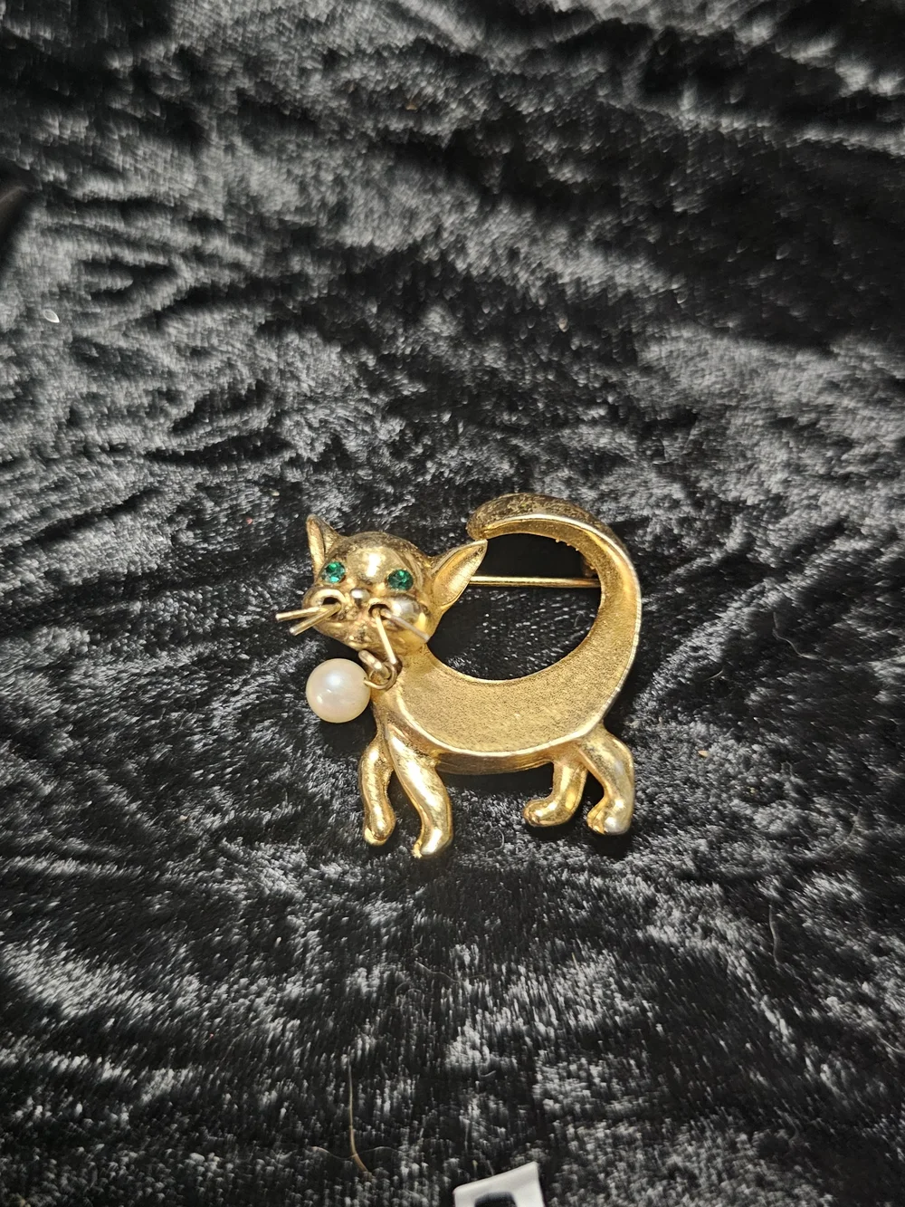 Gold Cat Brooch with Pearl Accent - Elegant Pet Jewelry